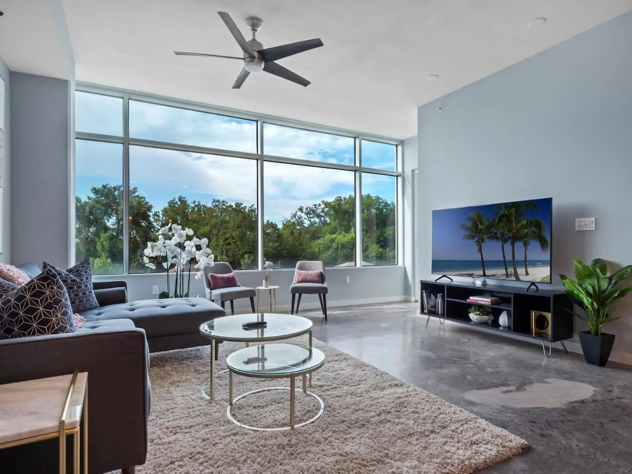Luxurious 2 Beds 2 Baths Downtown Apartment Orlando
