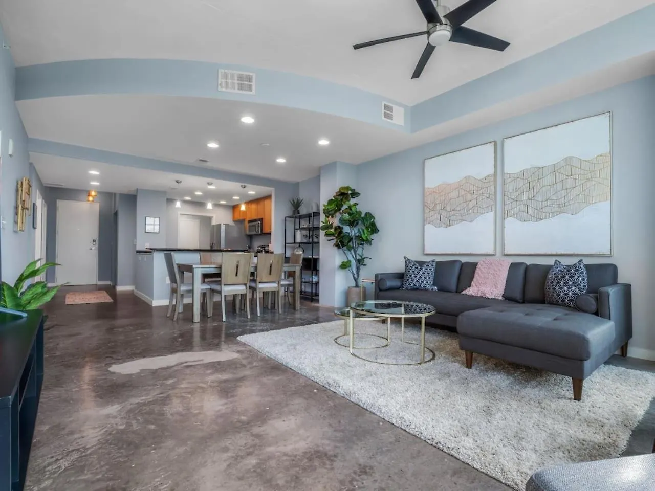Luxurious 2 Beds 2 Baths Downtown Apartment Orlando
