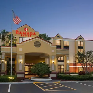 Ramada By Wyndham Airport- Free Airport Shuttle Hotell